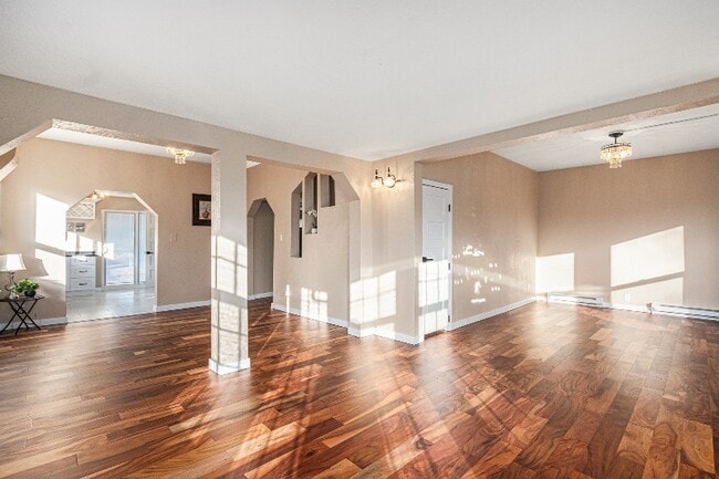 Building Photo - 718 E Cache La Poudre St