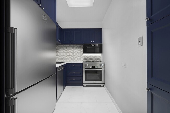 Foto del edificio - 150-156 W 56th St