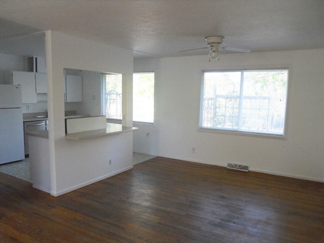 Building Photo - Pre lease July 2026!!  Great House in Sout...