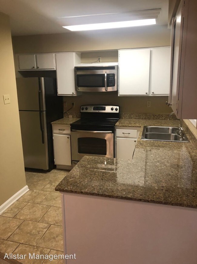 Building Photo - 2 br, 1.5 bath House - 106 Park Lane