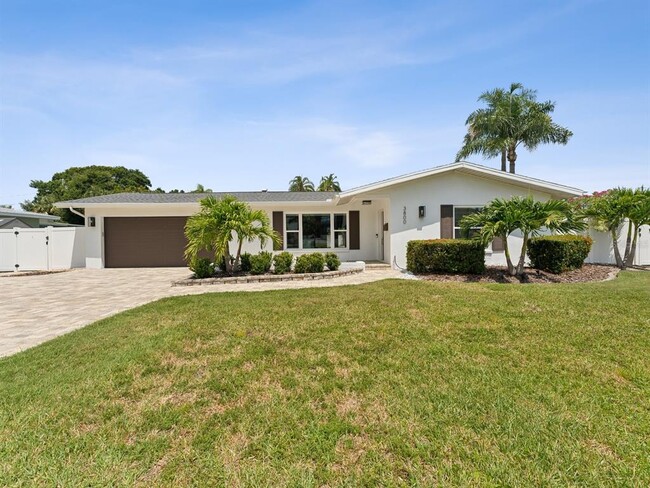Building Photo - 3800 Bayshore Blvd NE