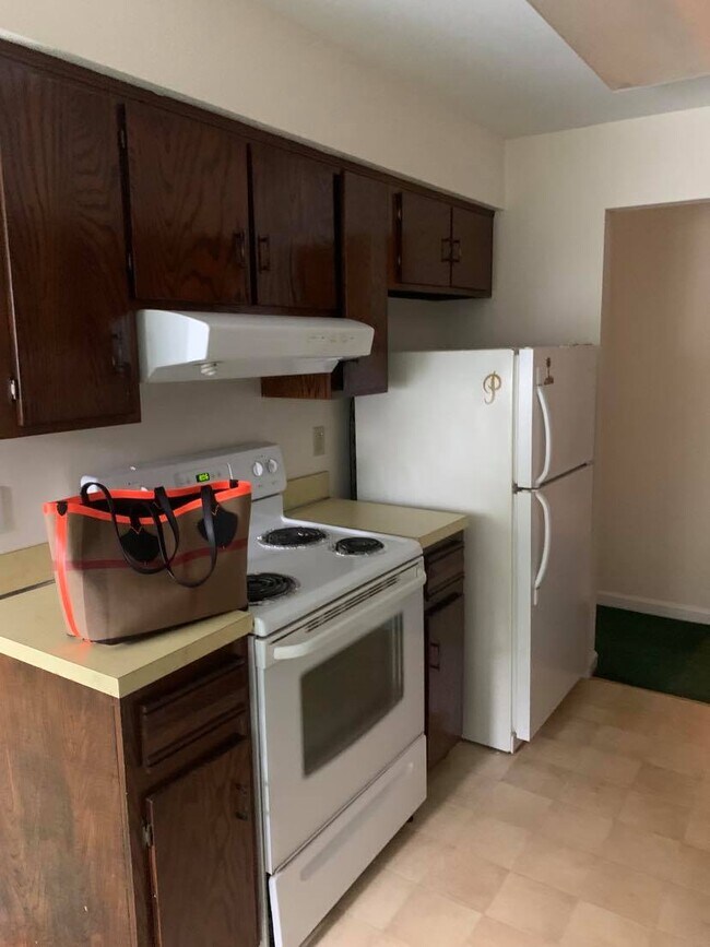 Kitchen - 910 Hope St