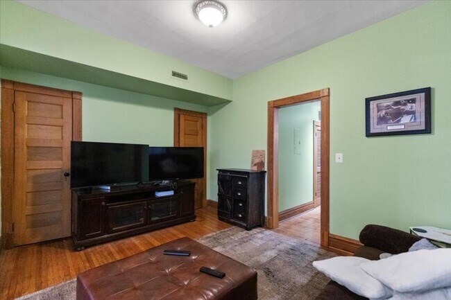 Foto del edificio - 2 bedroom in Chicago IL 60614
