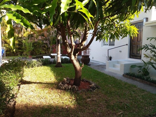 Foto del edificio - 1023 SW 12th Ct