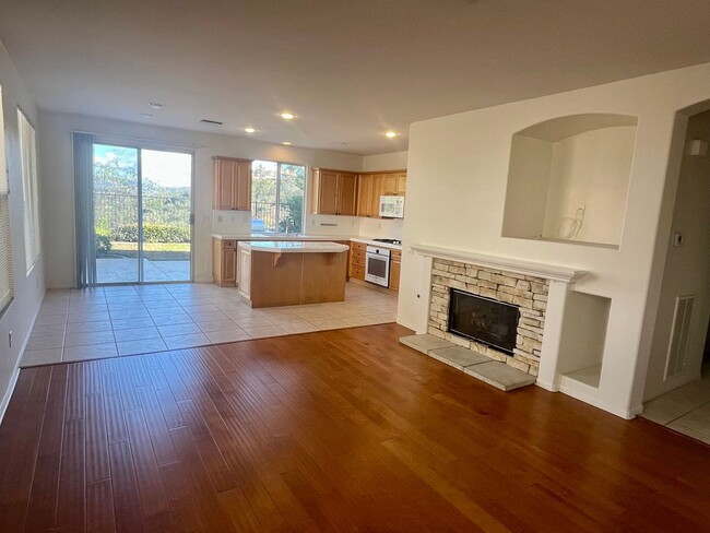 Building Photo - Aviara 4 BD, 3BA in gated community