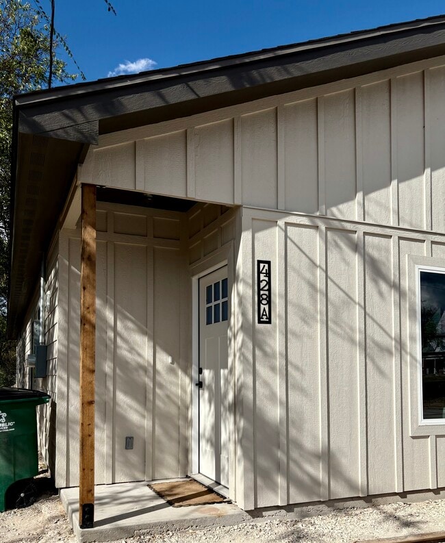 Building Photo - 428 Koberlin St