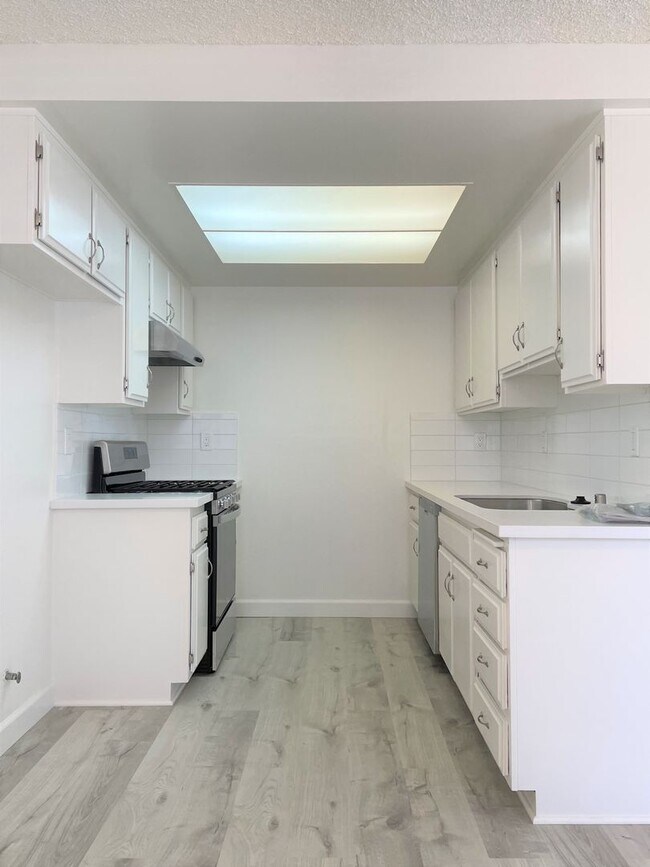 Foto del edificio - 1255 W 7th St