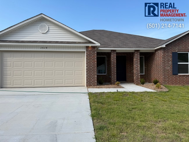 Building Photo - 1519 Meadows Dr