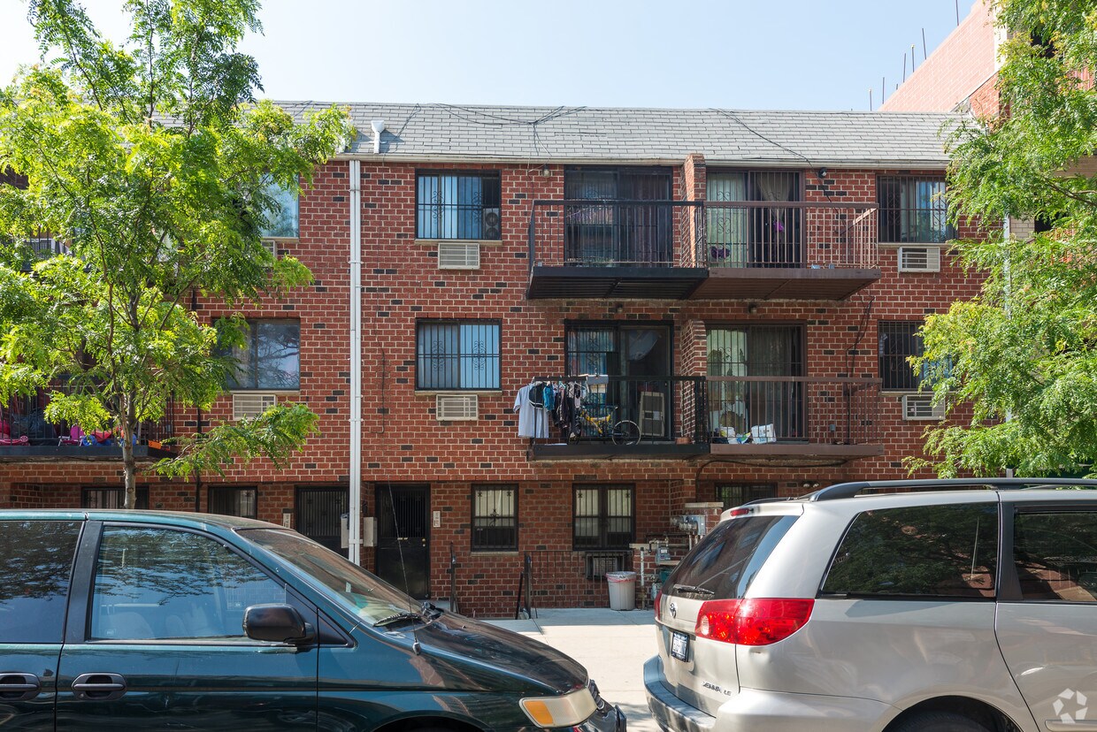 Building Photo - 13251 Pople Ave