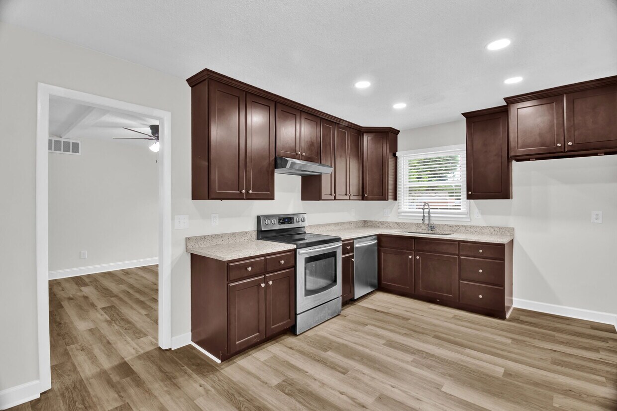 Primary Photo - 3 Lord Foxley Ct