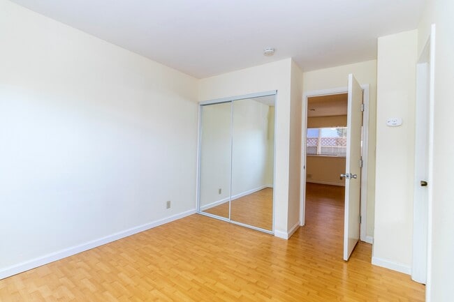 Building Photo - 6605 Shattuck Ave