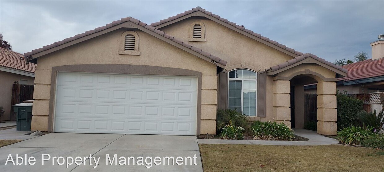 Primary Photo - 3 br, 2 bath House - 9510 Millikan Way