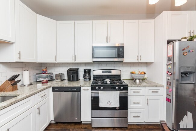 Foto del edificio - 1431 N Springfield Ave