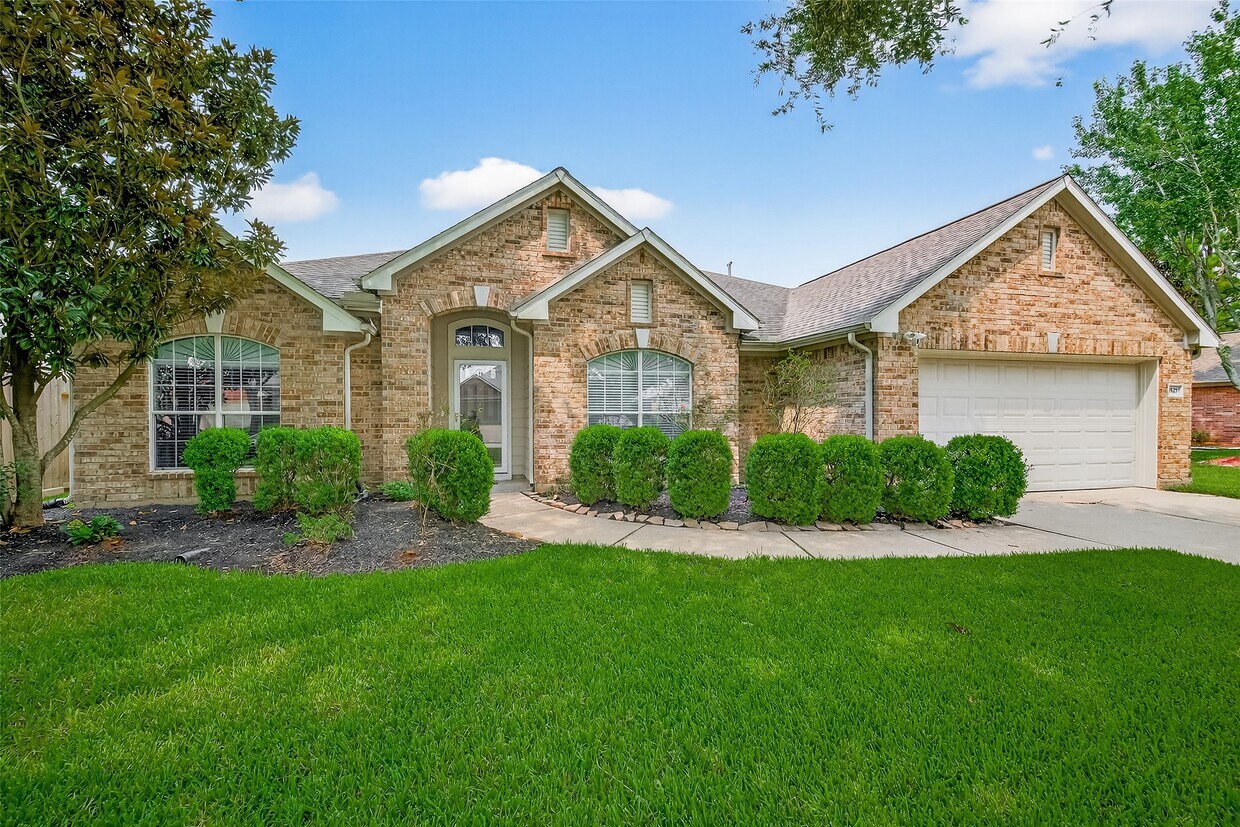Foto principal - 7527 Rain Meadow Ln
