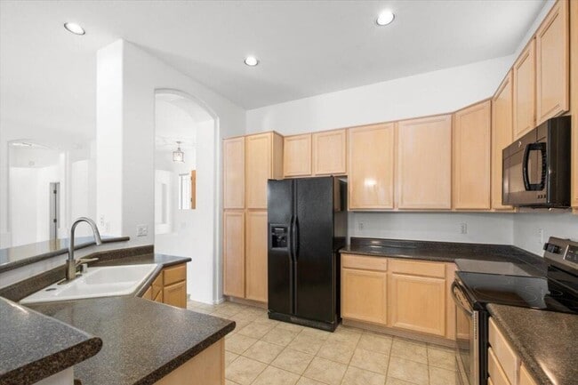Building Photo - 4354 E Briles Rd