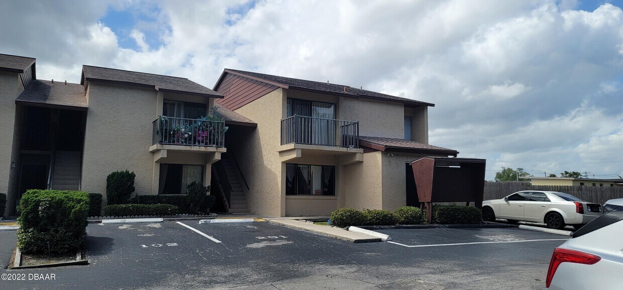Foto principal - 1350 S Palmetto Ave