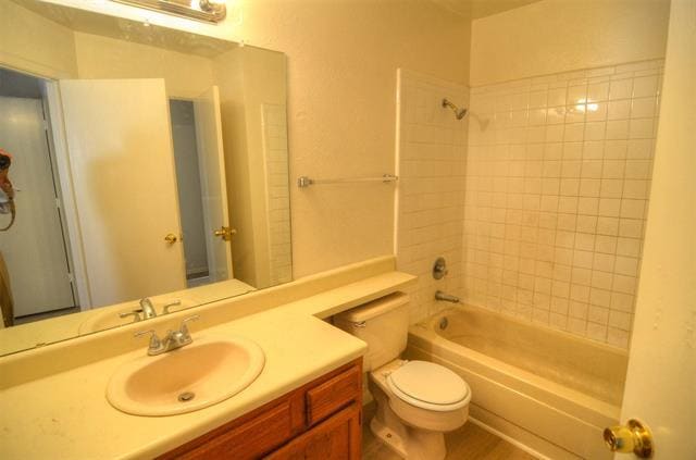 Foto del edificio - 10500 Lake June Rd