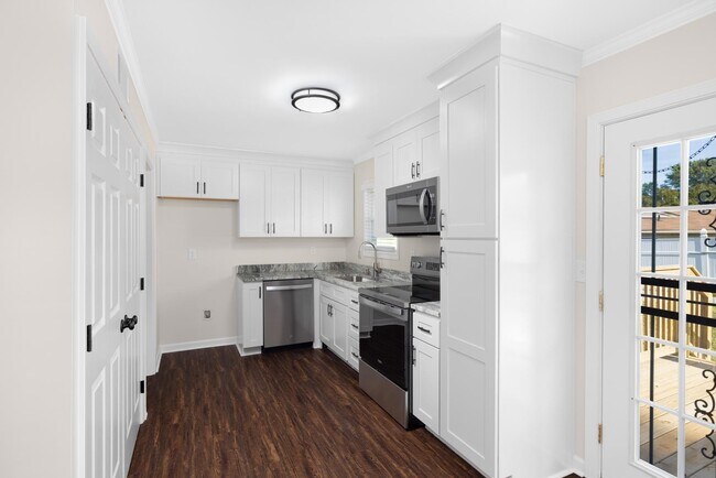 Building Photo - 153 Seven Pines
