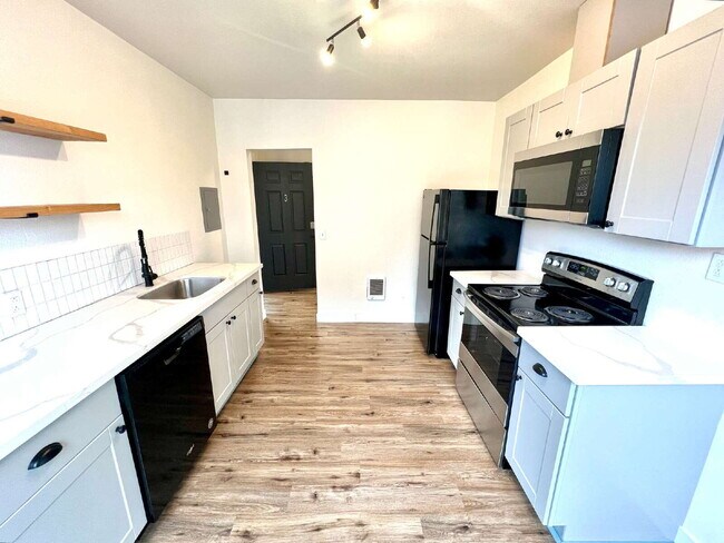 Foto del edificio - 2 Bedroom Apartment in the Heart of Tacoma