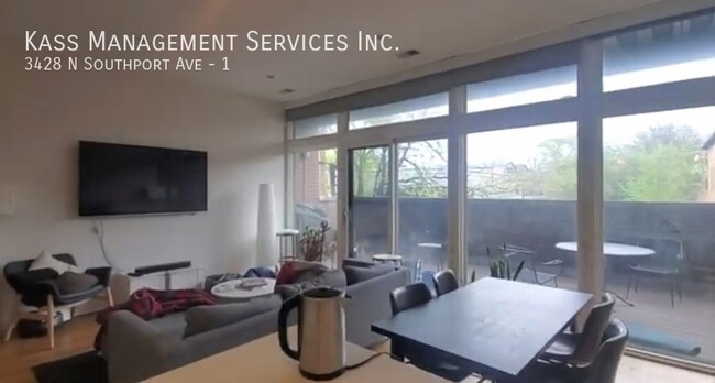 Foto del edificio - 3428 N Southport Ave