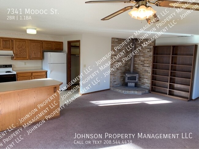 Building Photo - Spacious 2-Bedroom Boise Duplex with Firep...