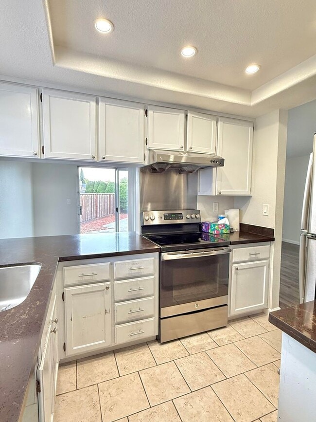 Building Photo - $3800 Beautifully Remodeled Ardenwood Home...