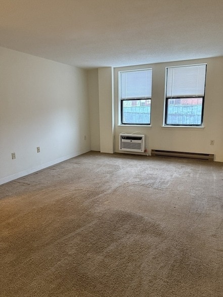 Building Photo - 5 Bank St