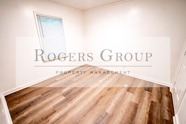 Foto del edificio - 996-998 Hughes St