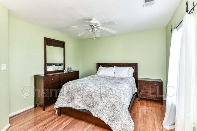 Photo - 46814 Snow Hill Way House