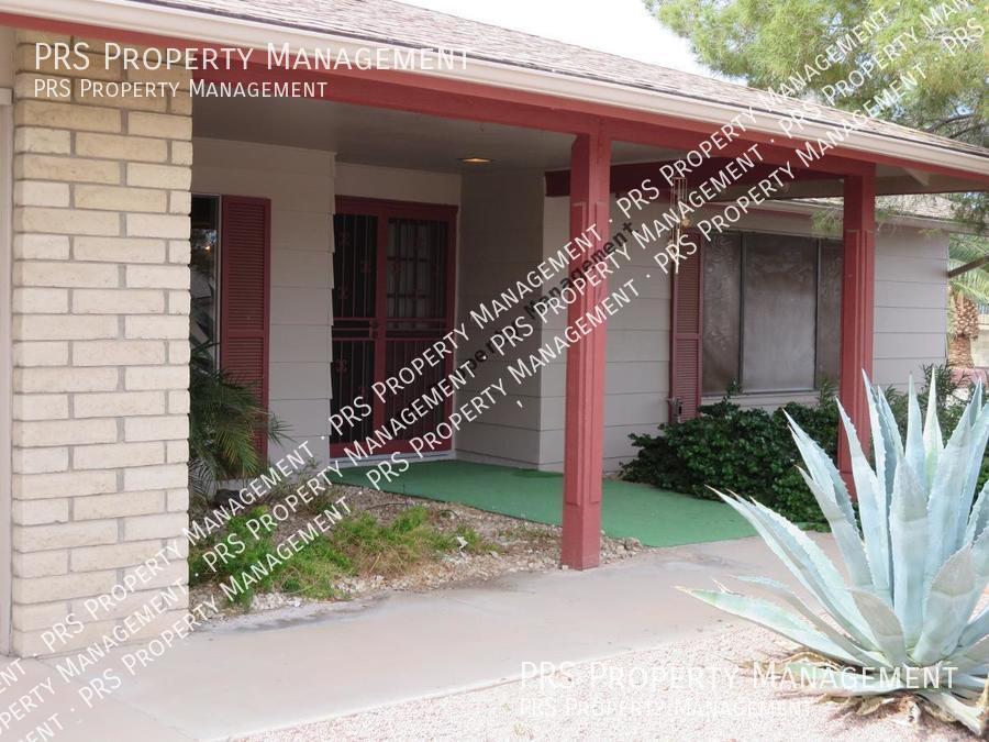 Building Photo - Age Restricted Community. Tenant Showing, ...