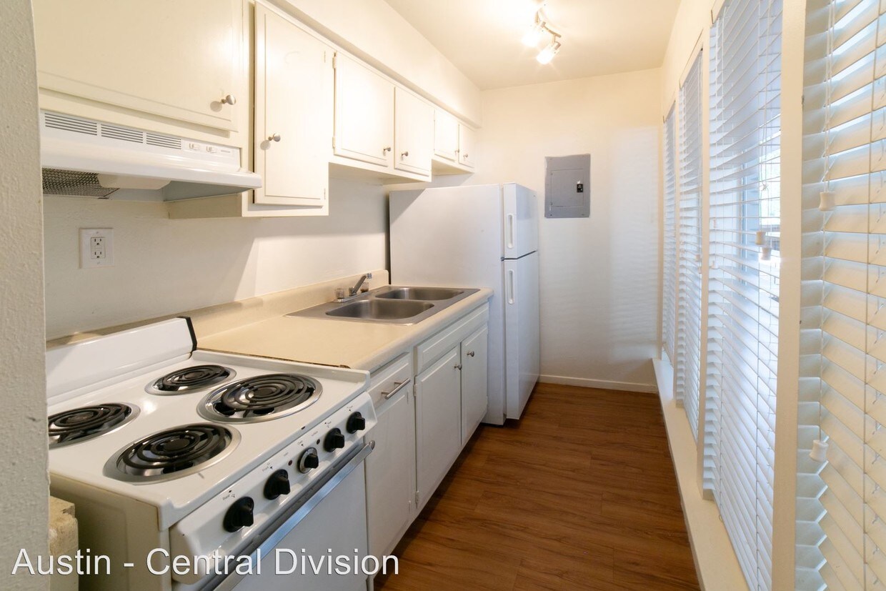 Building Photo - 4558-4558 Avenue A