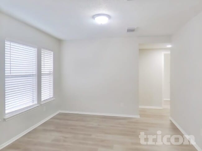 Foto del edificio - 6007 Ferrysage Dr