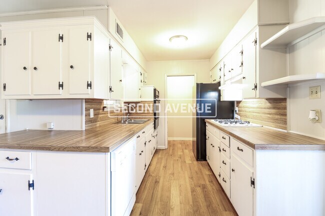 Foto del edificio - 46 Flag Rd
