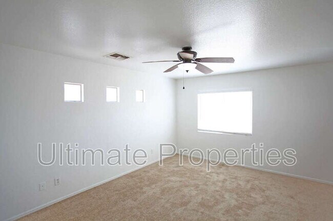 Foto del edificio - 8310 W Watkins St