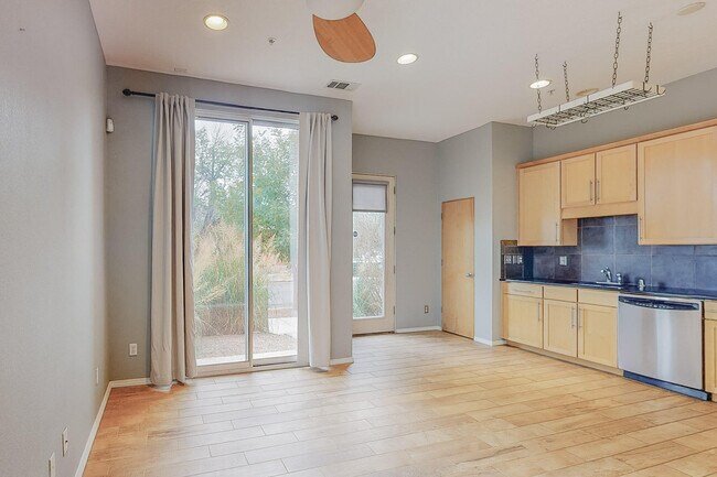 Building Photo - 885 Silver Ave SW
