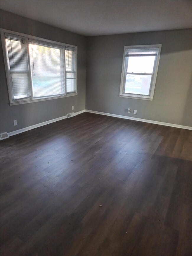 Building Photo - 3832 Walhampton Dr