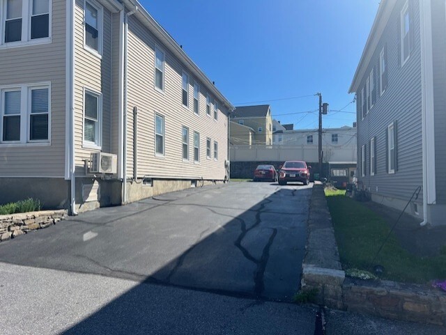 Building Photo - 14 Prentice St