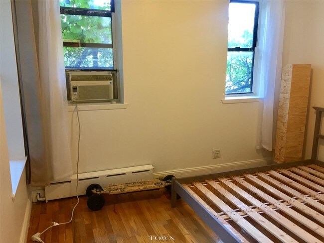 Foto del edificio - 169 E 102nd St