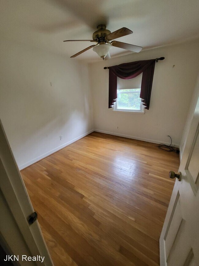 Building Photo - 3 br, 2 bath House - 11108 Mallard Creek Road