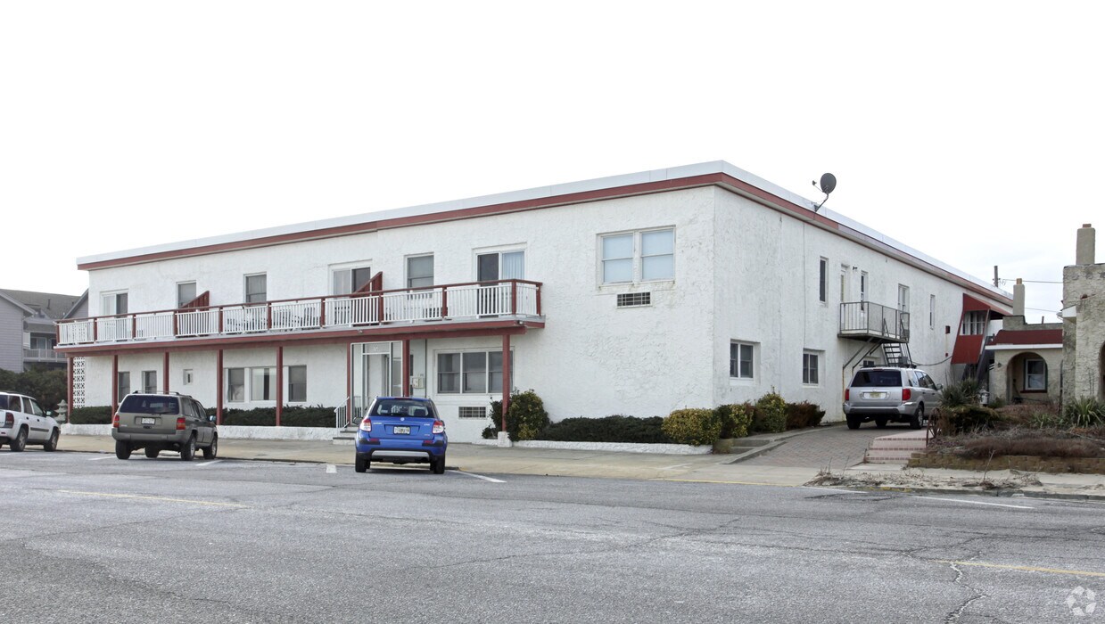 Building Photo - 703 Ocean Ave