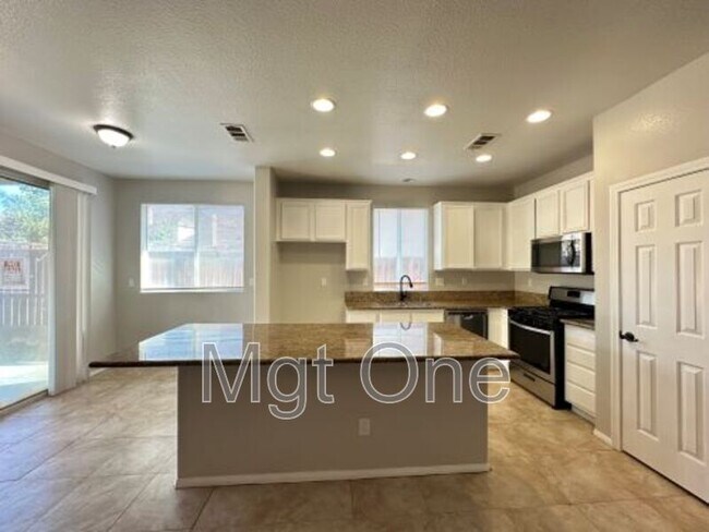 Foto del edificio - 16132 Palomino Ln