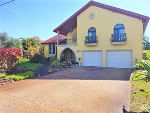 Building Photo - 805 La Guna Dr