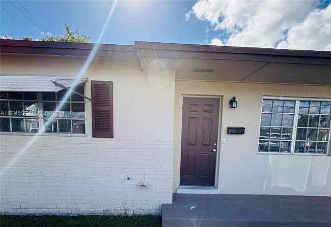 Foto del edificio - 301 SW 10th Terrace