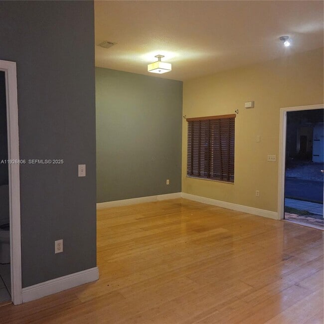 Building Photo - 1938 SE 23rd Terrace