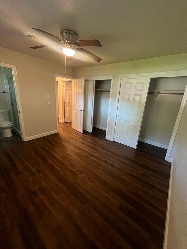 Foto del edificio - Beautiful 3 Bed 2 bath Home with Spacious backyard!