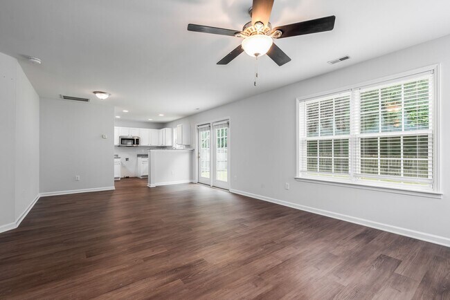 Building Photo - Spacious 3 Bedroom Home on the Wake County...