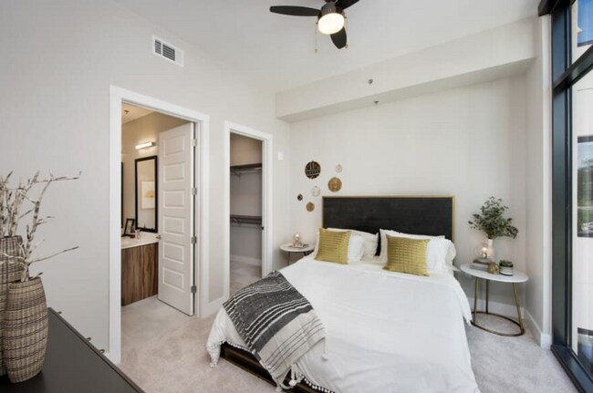 Foto del edificio - 3481 Lakeside Dr NE