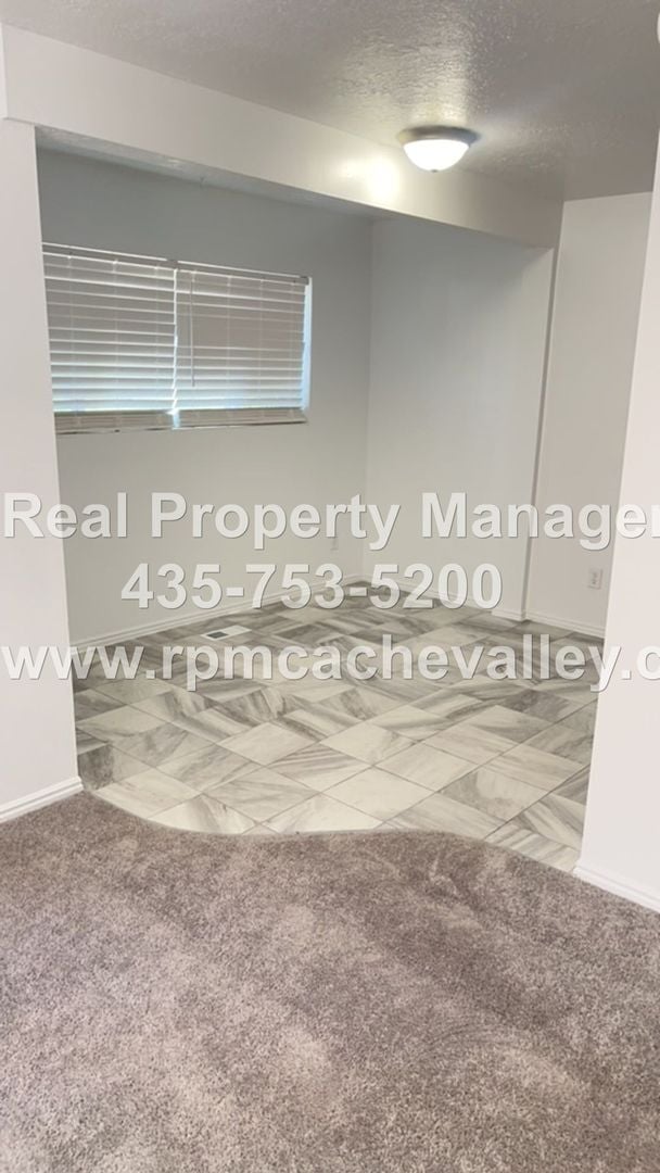 Building Photo - 420 1/2 N 200 W # 1-4