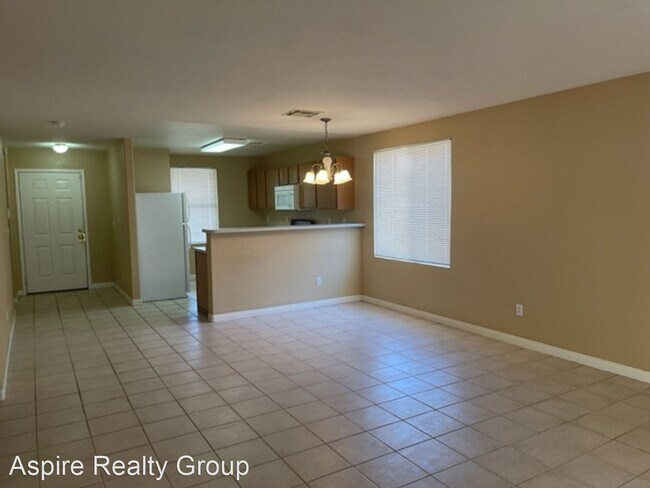 Foto del edificio - 3 br, 2 bath House - 713 Alecandro Daniel Ave