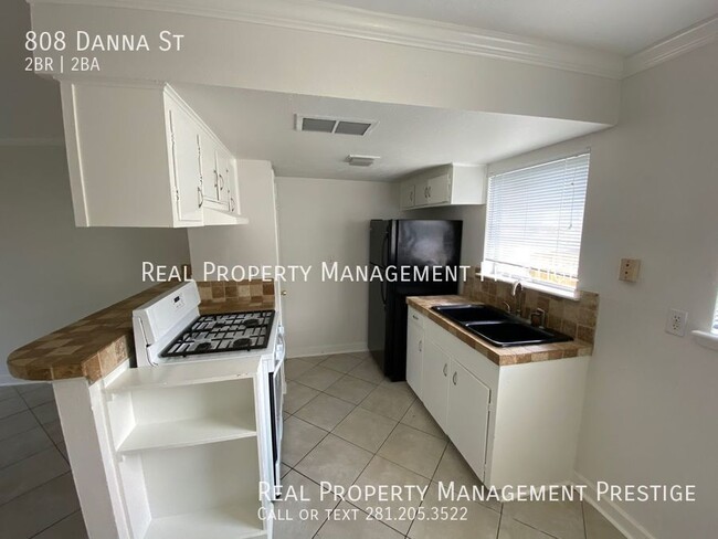 Foto del edificio - Cozy 2 bedroom 1.5 bathroom townhomes tuck...